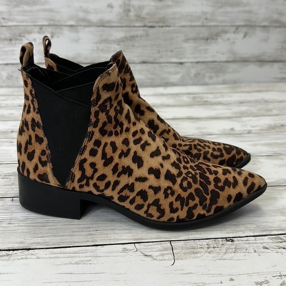 APT 9 leopard booties slip on SZ 7 1/2 - Picture 2 of 6